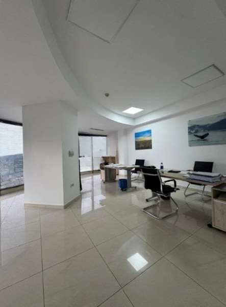 Centru - Bd. Mamaia , spatiu IDEAL BIROURI in cladire reprezentativa , 180 mp.