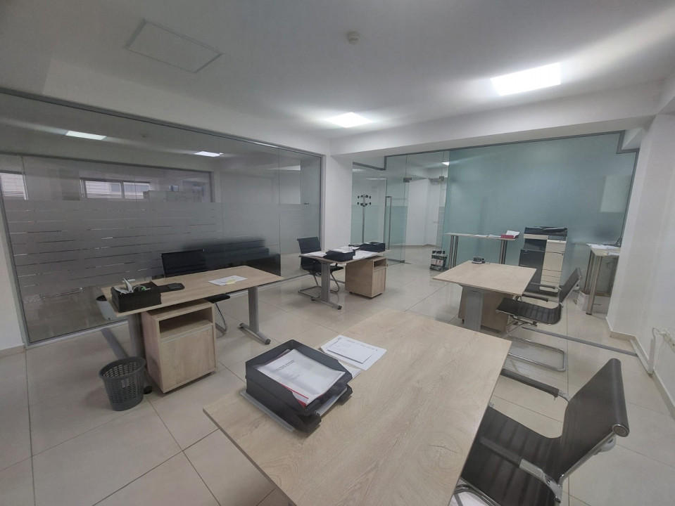 Centru - Bd. Mamaia , spatiu IDEAL BIROURI in cladire reprezentativa , 180 mp.
