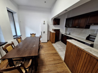Faleza Nord, imobil P+1, 7 camere