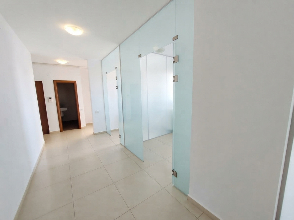 Bd. MAMAIA, spatiu BIROURI, 103 mp.