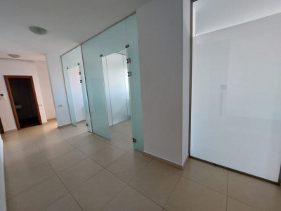Bd. MAMAIA, spatiu BIROURI, 103 mp., compartimentat 4 birouri, oficiu