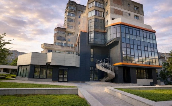 Bd. Tomis, SPATIU 877 mp. + 210 mp. terasa, posibilitate compartimentare