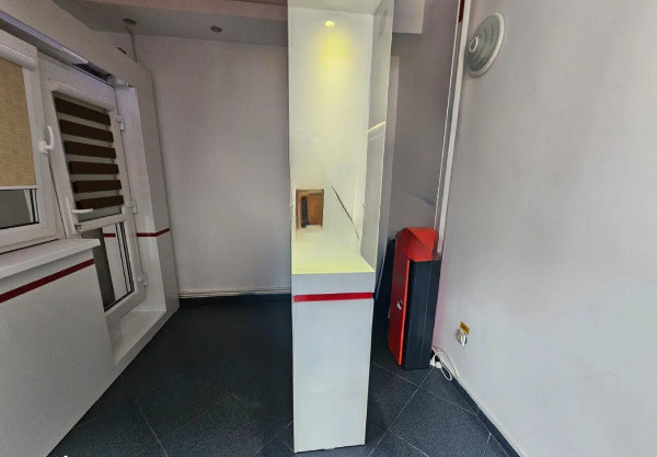Trocadero, spatiu comercial , 2 CAI DE ACCES, 83 mp.
