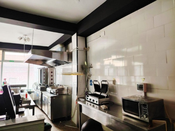 Coiciu - Kamsas, spatiu comercial, 100 mp., zona traficata intens