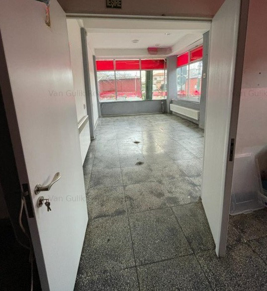 Coiciu - Kamsas, spatiu comercial, 100 mp., zona traficata intens