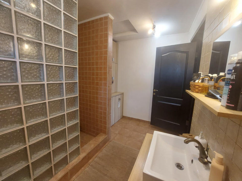 Casă elegantă cu 4 camere și curte generoasă – Poiana (Ovidiu)