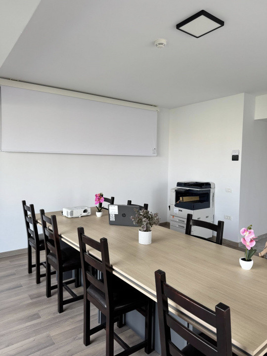 Spatii birouri 60, 74 mp.,  mobilate, echipate IT, UTILITATI INCLUSE