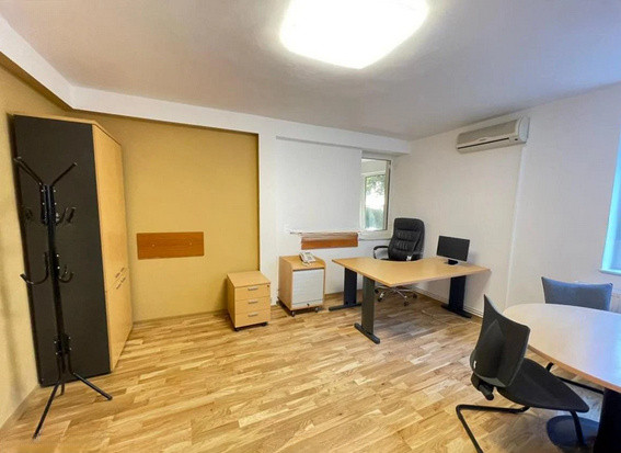 Cazino - Hotel Palace, spatiu ideal birouri, 90 mp., 5 camere.