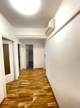Cazino - Hotel Palace, spatiu ideal birouri, 90 mp., 5 camere.
