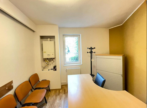 Cazino - Hotel Palace, spatiu ideal birouri, 90 mp., 5 camere.