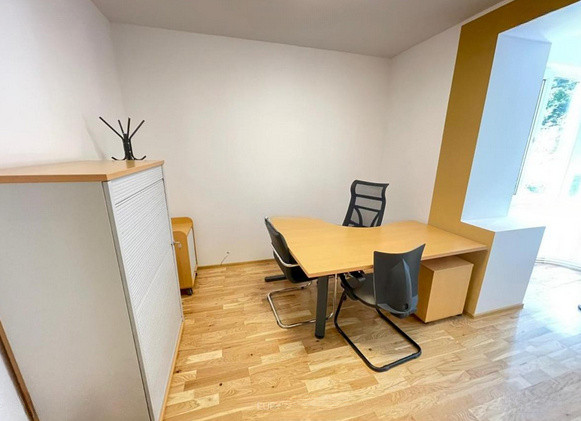 Cazino - Hotel Palace, spatiu ideal birouri, 90 mp., 5 camere.