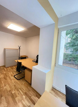 Cazino - Hotel Palace, spatiu ideal birouri, 90 mp., 5 camere.