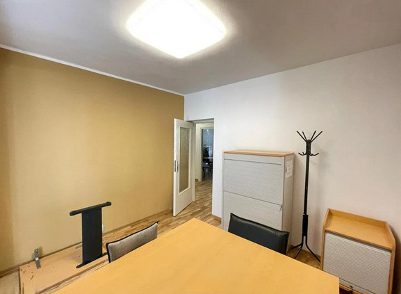 Cazino - Hotel Palace, spatiu ideal birouri, 90 mp., 5 camere.