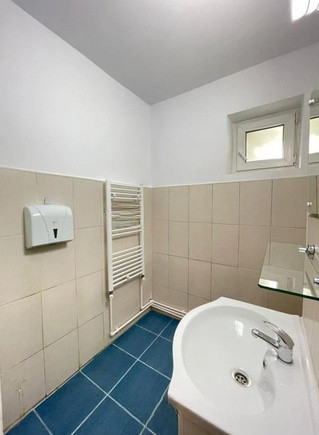 Cazino - Hotel Palace, spatiu ideal birouri, 90 mp., 5 camere.