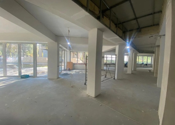 Ultracentral - bd. Tomis, spatiu COMERCIAL, 430 mp. + 210 mp. terasa