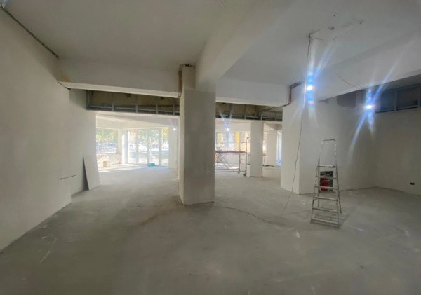 Ultracentral - bd. Tomis, spatiu COMERCIAL, 430 mp. + 210 mp. terasa