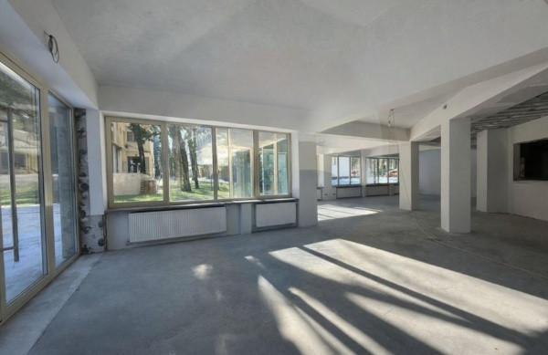 Ultracentral - bd. Tomis, spatiu COMERCIAL, 430 mp. + 210 mp. terasa