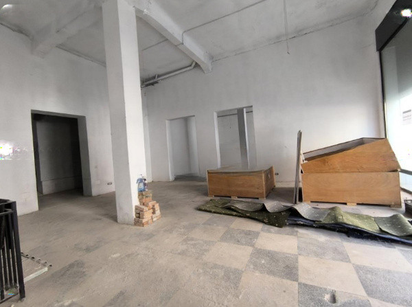Ultracentral, spatiu comercial, 330 mp.