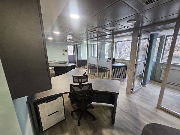 Ultracentral - Bd. Mamaia, spatiu  birouri, etaj 1 , amenajat