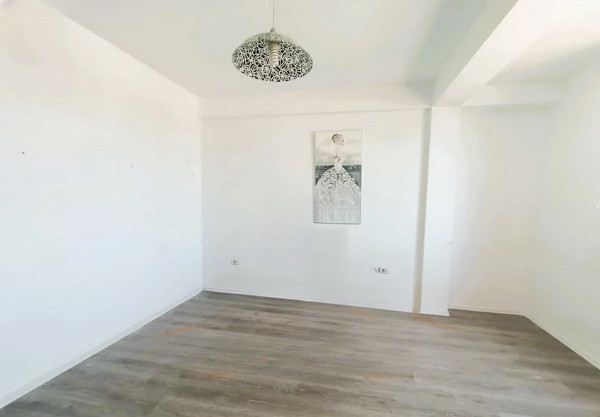 Delfinariu, spatiu birouri, 3 camere, 95 mp.