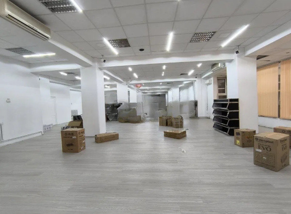 Ultracentral, spatiu comercial cu destinatie specifica, 350 mp.