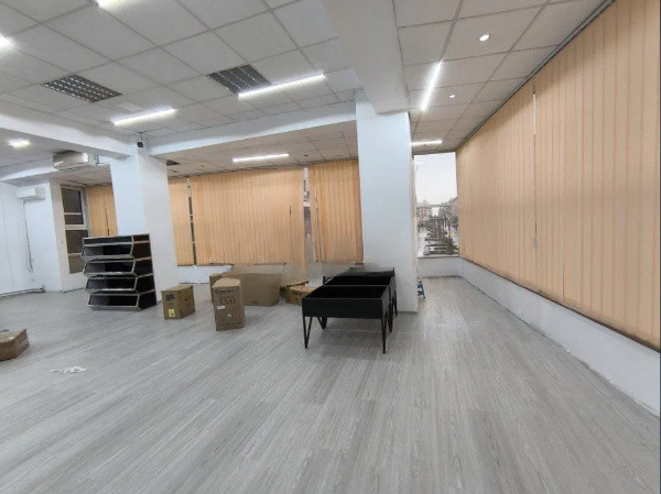 Ultracentral, spatiu comercial cu destinatie specifica, 350 mp.