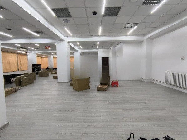 Ultracentral, spatiu comercial cu destinatie specifica, 350 mp.