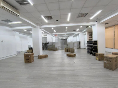 Ultracentral, spatiu comercial cu destinatie specifica, 350 mp.