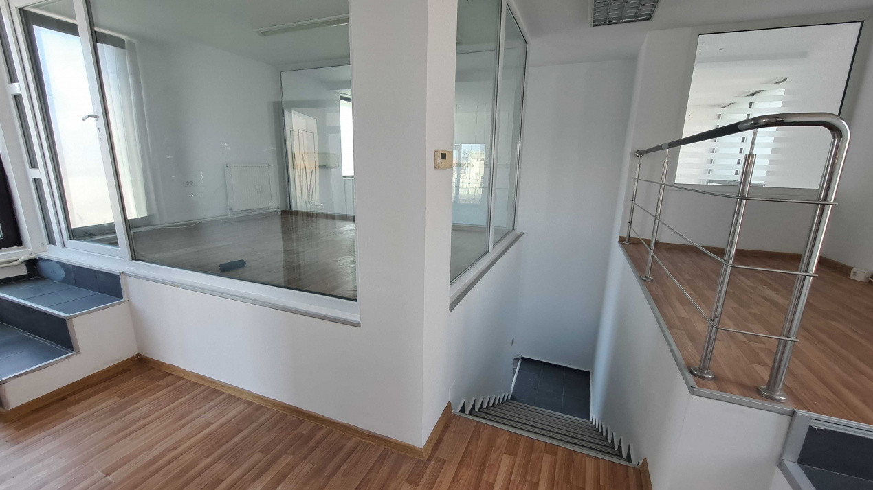 Peninsula - Piata Ovidiu, spatiu ideal birouri, 80 mp.