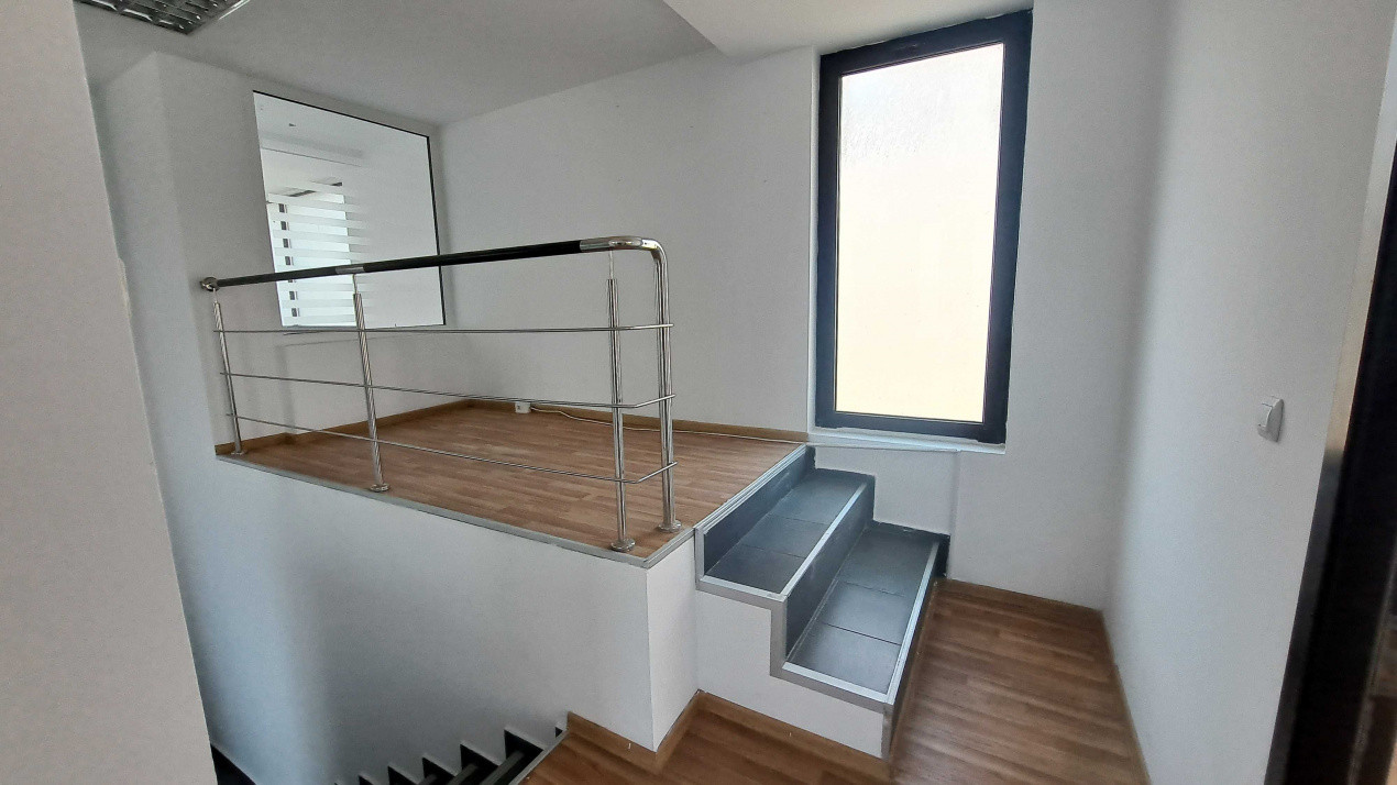 Peninsula - Piata Ovidiu, spatiu ideal birouri, 80 mp.