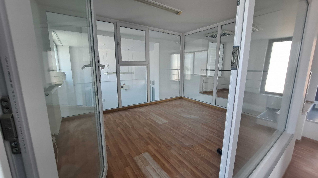 Peninsula - Piata Ovidiu, spatiu ideal birouri, 80 mp.