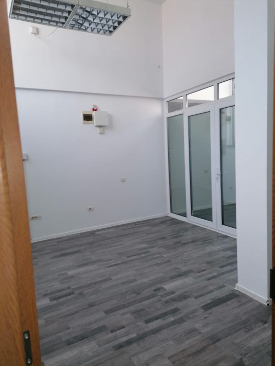 Peninsula - Piata Ovidiu, spatiu ideal birouri, 80 mp.