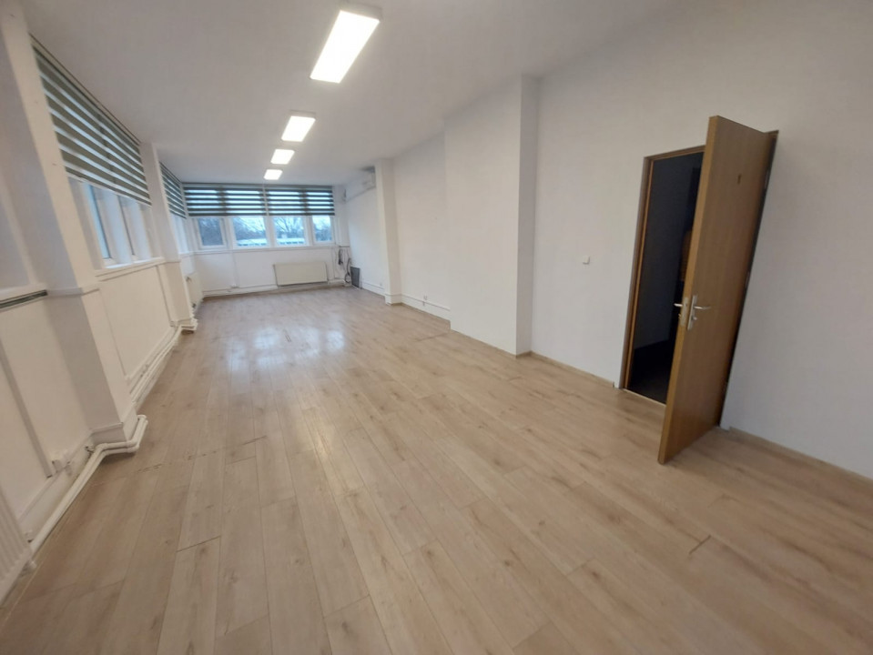 Definariu, spatiu ideal birouri 50 mp.