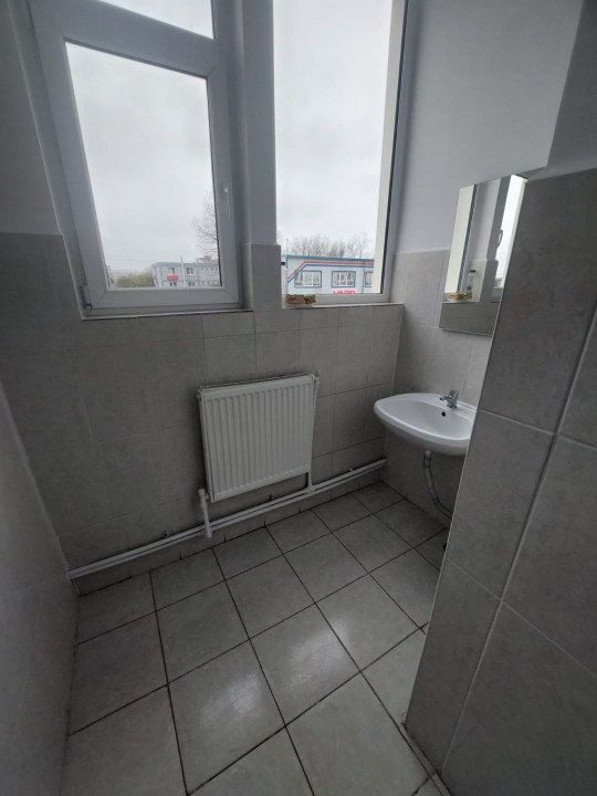Definariu, spatiu ideal birouri 50 mp.