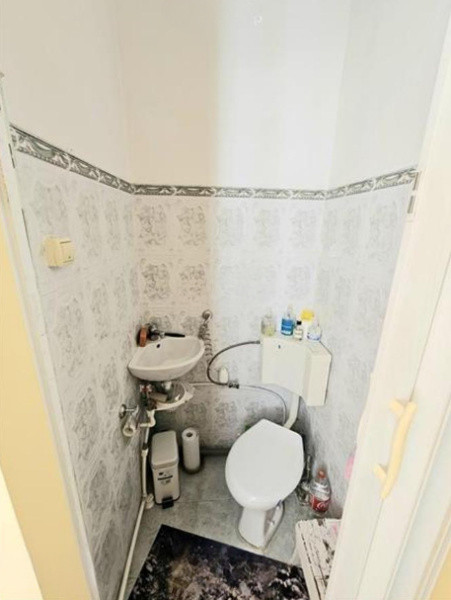 Ultracentral, imobil ideal BIROURI, curte proprie 100 mp.