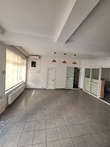 Dacia, SPATIU COMERCIAL,  40 mp., 2 grupuri sanitare
