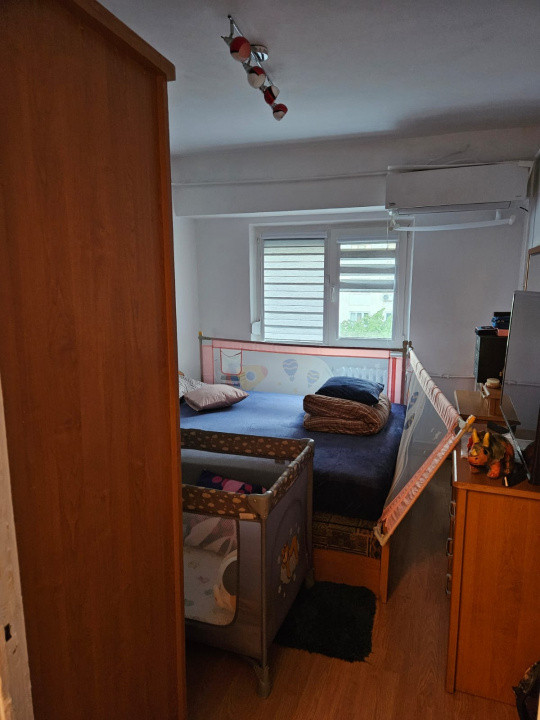 Casa de Cultura, apartament 3 camere decomandate