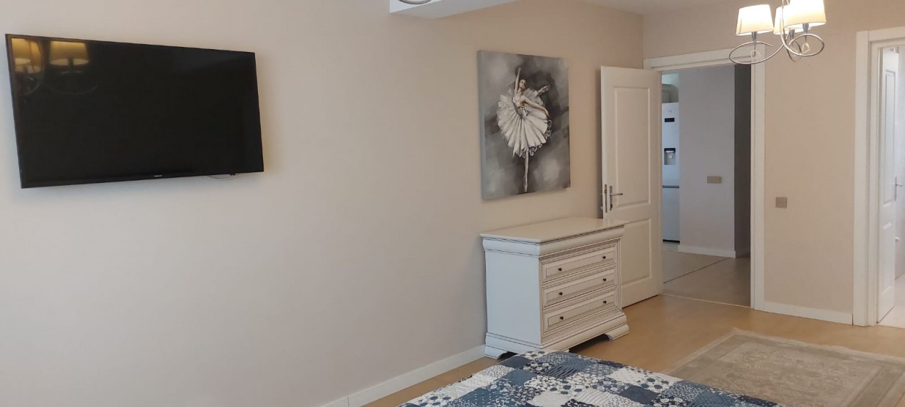 Centru, apartament 3 camere, 102 mp, loc de parcare propriu