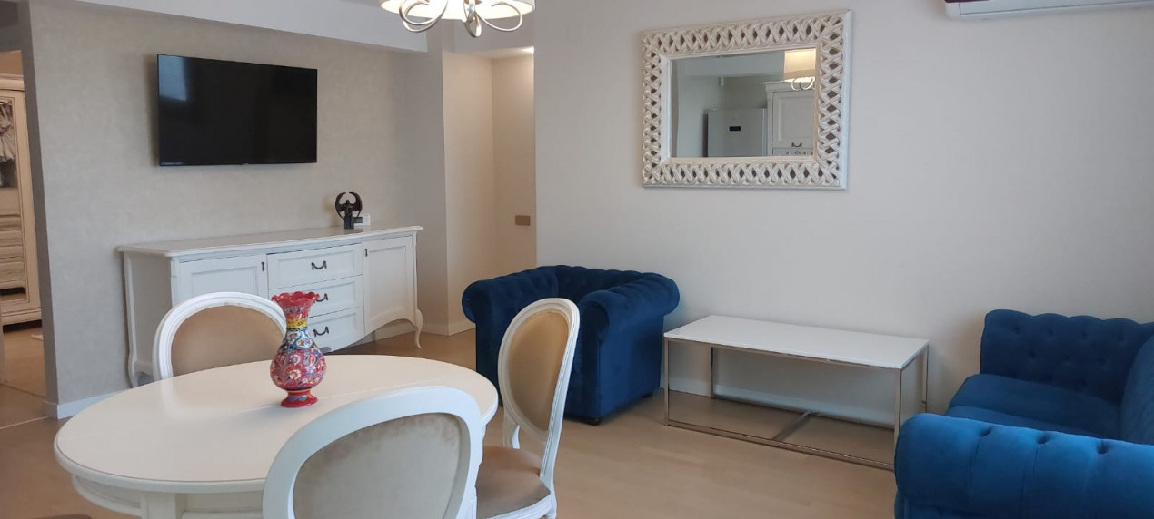 Centru, apartament 3 camere, 102 mp, loc de parcare propriu