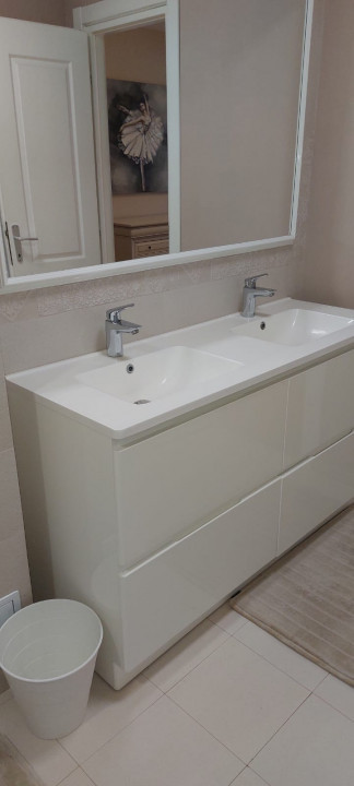 Centru, apartament 3 camere, 102 mp, loc de parcare propriu