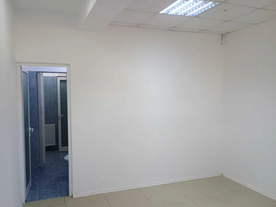 Ultracentral, SPATIU COMERCIAL, 80 mp., 2 cai de acces
