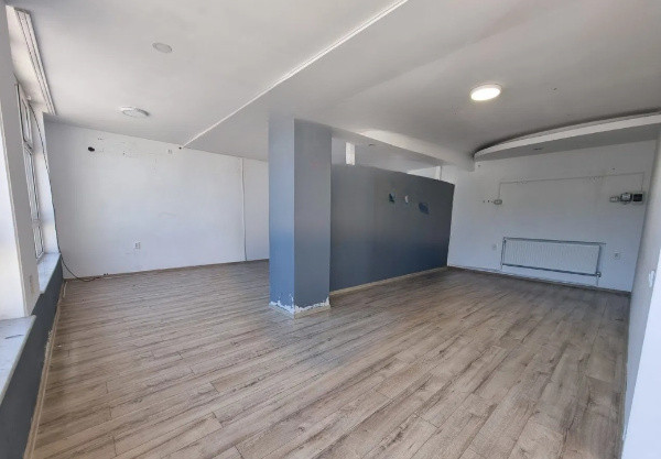 Tomis Nord, spatiu comercial 120 mp., POSIBILITATI PARCARE