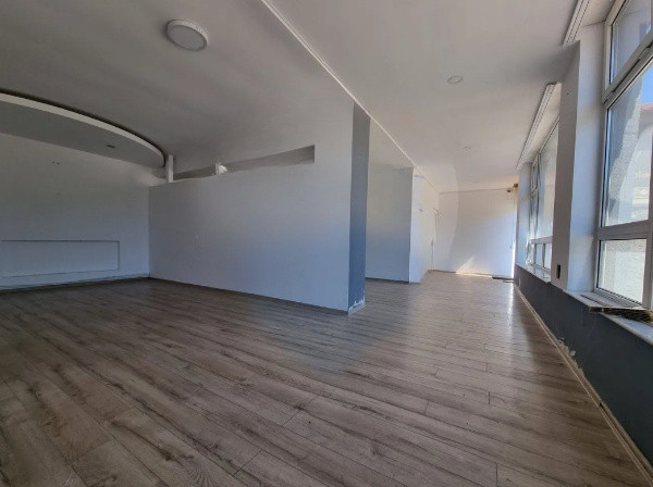 Tomis Nord, spatiu comercial 120 mp., POSIBILITATI PARCARE