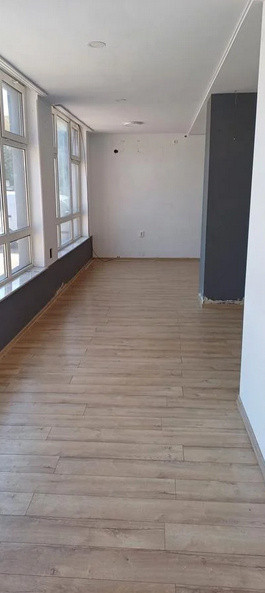 Tomis Nord, spatiu comercial 120 mp., POSIBILITATI PARCARE