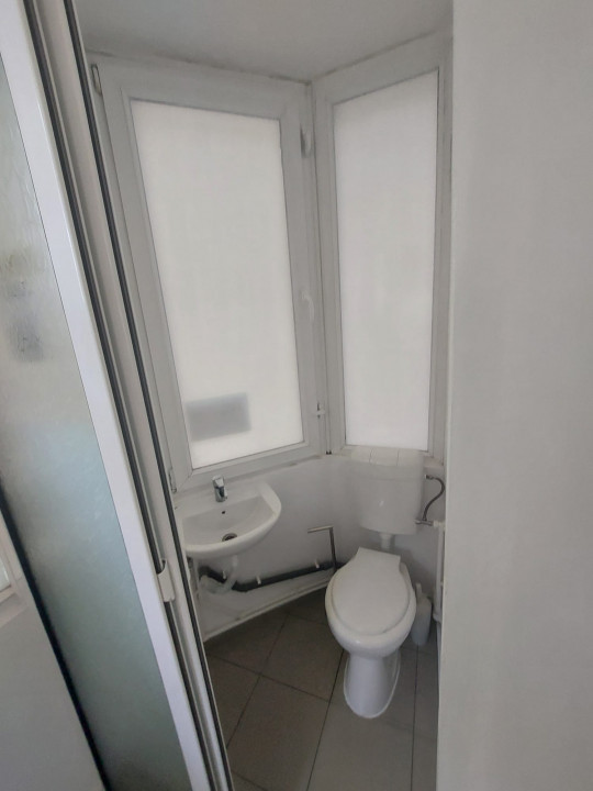 Inel II -Dezrobirii, spatiu comercial 30 mp., acces stradal