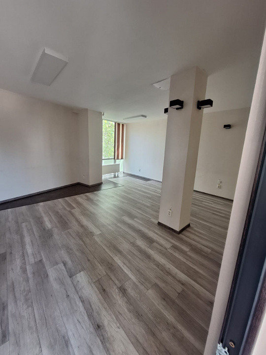 Faleza Nord , spatiu COMERCIAL/BIROURI, 240 mp., 4 locuri de parcare