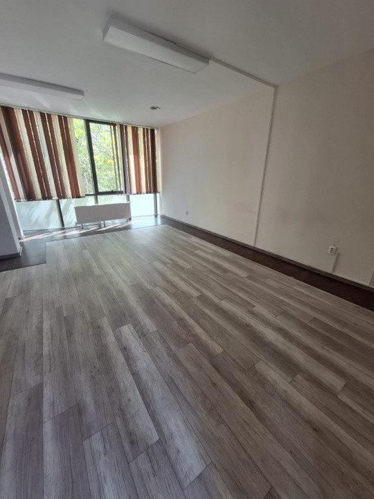Faleza Nord , spatiu COMERCIAL/BIROURI, 240 mp., 4 locuri de parcare