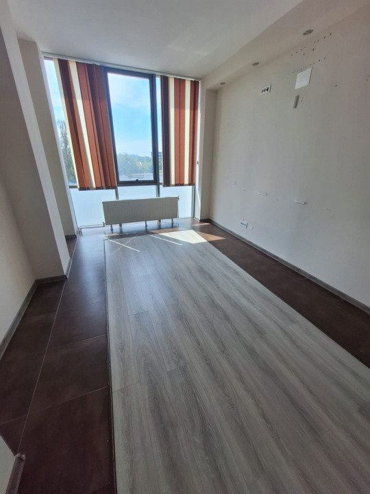 Faleza Nord , spatiu COMERCIAL/BIROURI, 240 mp., 4 locuri de parcare