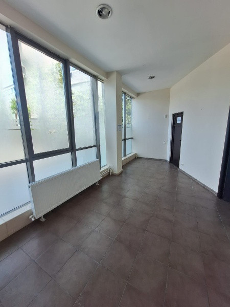 Faleza Nord , spatiu COMERCIAL/BIROURI, 240 mp., 4 locuri de parcare