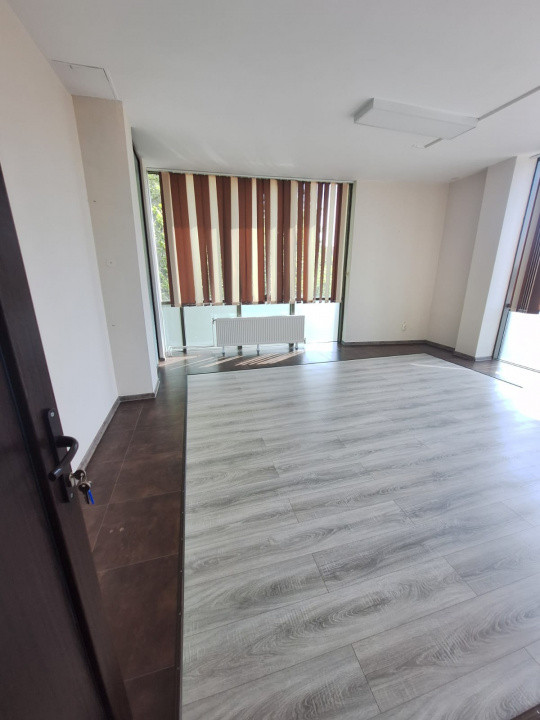 Faleza Nord , spatiu COMERCIAL/BIROURI, 240 mp., 4 locuri de parcare